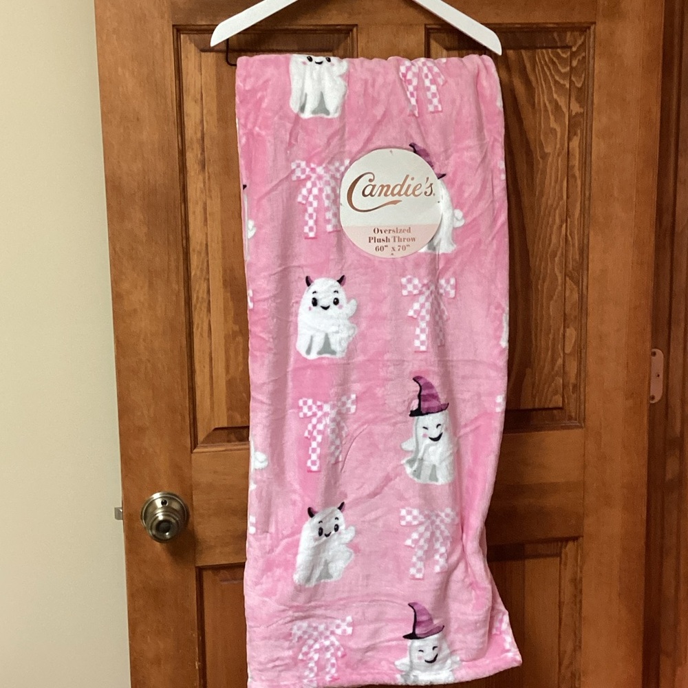 NWT Candies Ghost and Bow Halloween Blanket 👻🎀